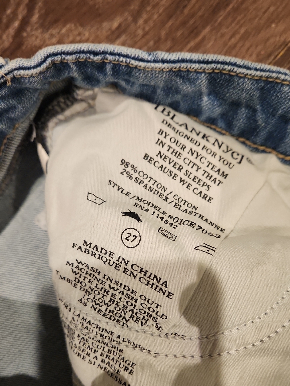 ❤️ BLANK NYC STRETCH DENIM PENCIL SKIRT, RAW STEP HEM, DISTRESSED, 4 (27) - Picture 3 of 5